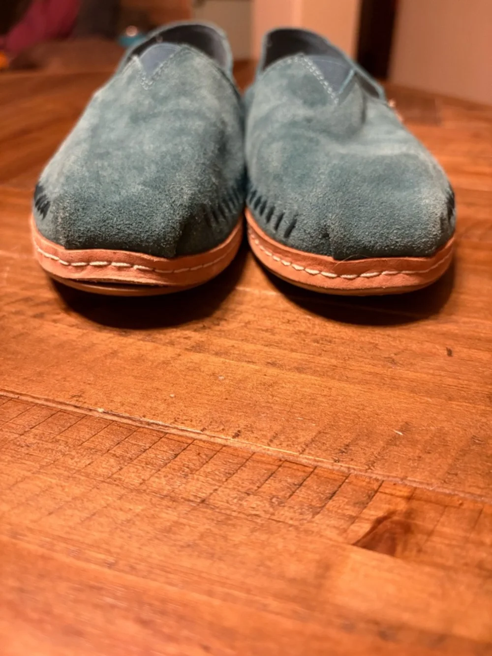 TOMS Women’s Teal Suede Moccasins /Espadrilles - Picture 3 of 8